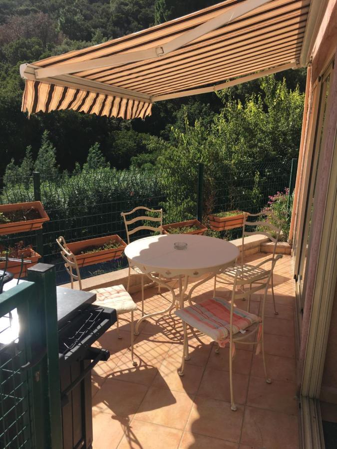 Cavalaire Vue Mer Au Loin Maisonnette Tout Equipee Pour 4 Personnes Avec Piscine Clim Wifi Velos Tv Barbecues Exterior foto